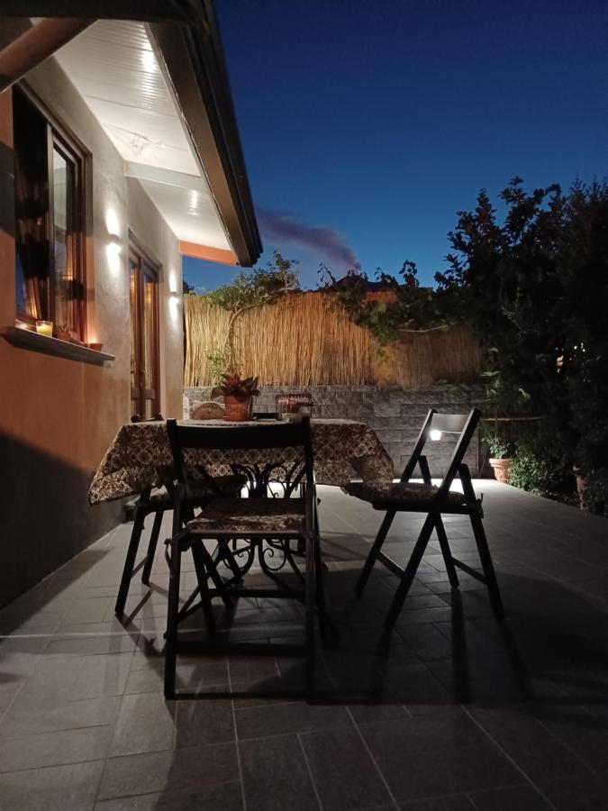 Rusina Villa Santa Venerina Buitenkant foto
